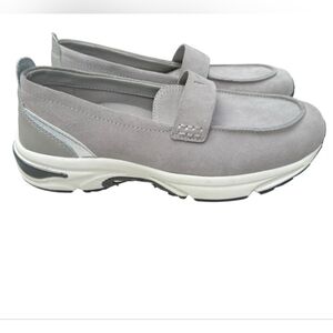 Vionic Gray Women's Loafers. Size 9. New
